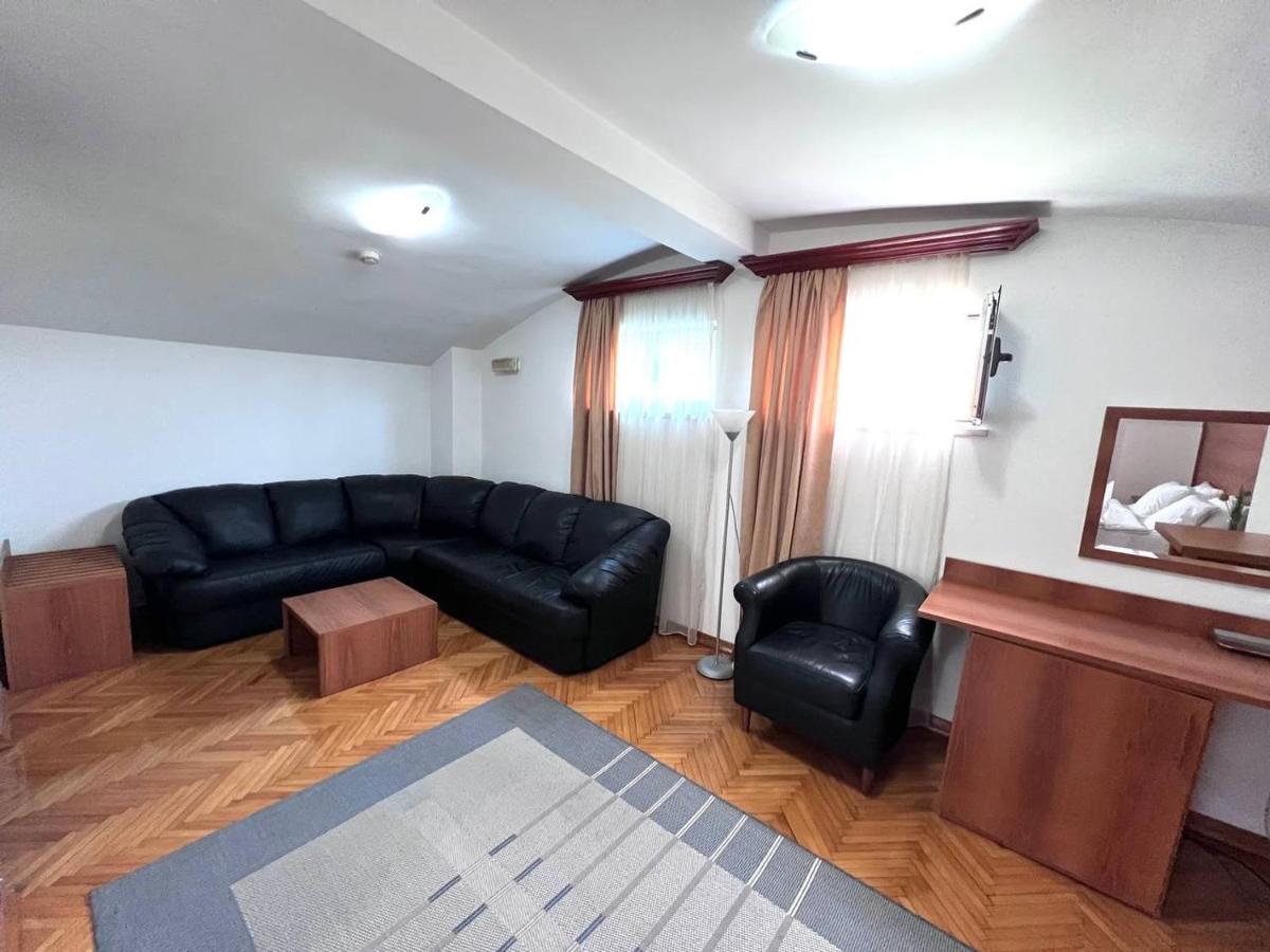 Hotel Ambasador Podgorica Exteriér fotografie