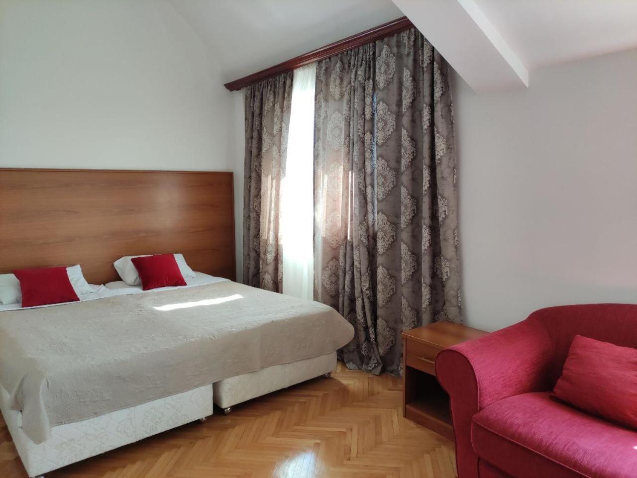 Hotel Ambasador Podgorica Exteriér fotografie