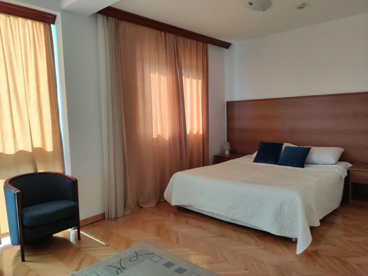 Hotel Ambasador Podgorica Exteriér fotografie